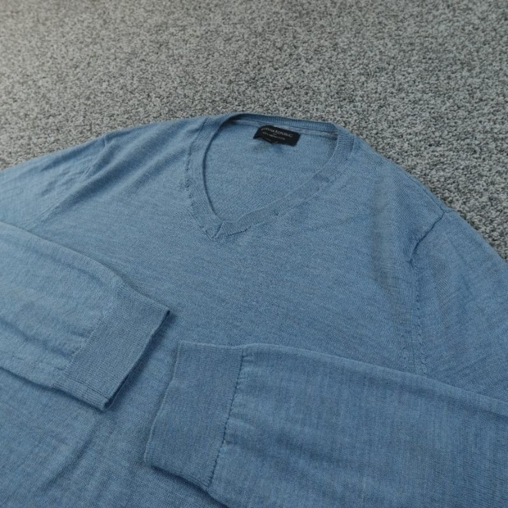 Banana Republic Sweater Mens XL Blue Merino Wool V Neck Pullover Knit Soft